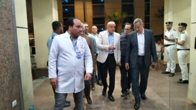 محافظ الأقصر يطمئن على صحة طالبات المدينة الجامعية بعد حالات الإعياء 