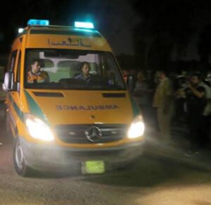 إصابة سيدة سقطت من بلكونة شقتها في الجيزة