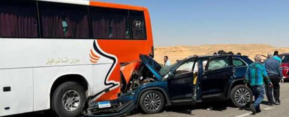 إصابة 9 أشخاص في تصادم سيارة وأتوبيس بالشروق