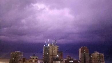 عاصفة ثلجية تضرب الإسكندرية وتتسبب في خسائر كبيرة