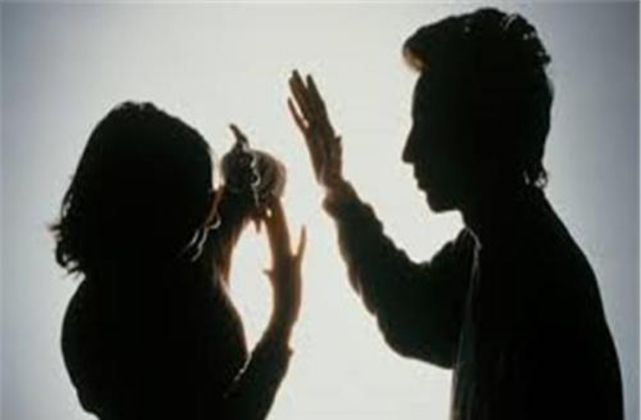 خلاف أسري يتحول لاعتداء بالضرب في الجيزة