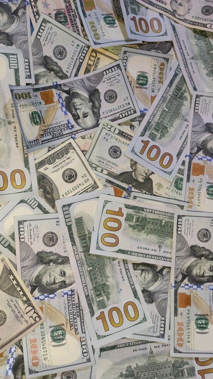 الدولار يواصل التراجع أمام الجنيه في البنوك المصرية