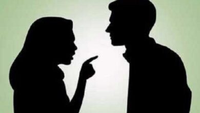 هبة للمحكمة: بيضربني عشان أسكت عن خيانته