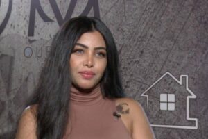 القبض على راقصة مشهورة بسبب «فيديوهات فاضحة»