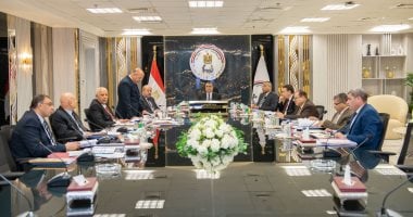 وزير الإنتاج الحربي يرأس لجنة تقييم القيادات العليا لتطوير القطاع