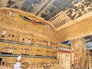 حريق محدود في وادي الملوك دون أضرار أثرية