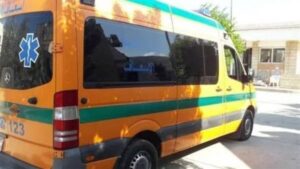 إصابة خمسة أطفال في انقلاب سيارة بطريق الواحات