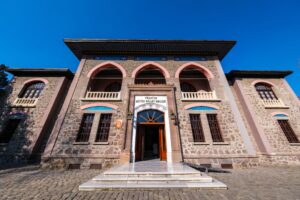 قونية وأنقرة تقودان مشهد السياحة الثقافية والروحية في تركيا