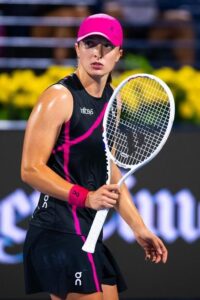 إيغا شفيونتيك: مباراة سابالينكا وكيريوس ترفيهية فقط