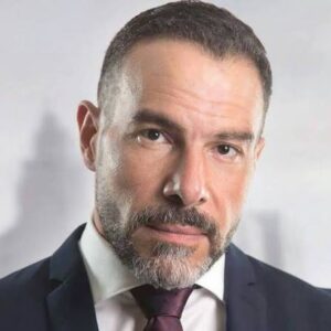 محمد خميس ل نيوز بالعربي: الفن يحكي التاريخ ويصنع وعيًا جديدًا بالسياحة