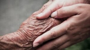 دموع الأب تحكي مأساة يوسف صدمة أطفيح