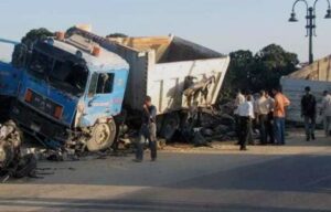 تصادم عنيف بين شاحنتين بطريق إدفو مرسى علم يسفر عن ضحايا ومصابين